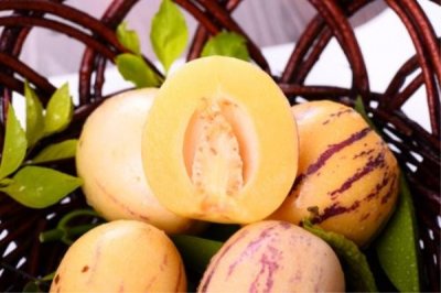 ​人参果的功效与作用 味道通常甜爽可口，肉嫩多汁！