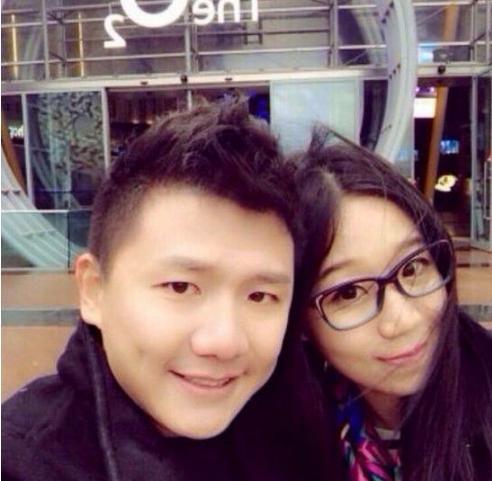 陈一冰回母校教书,谁记得他结婚时与何雯娜的互动?对错早见分晓