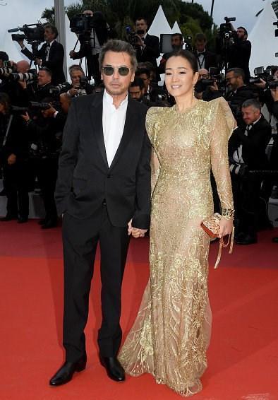 巩俐老公,周冬雨拿了几个影后(巩俐拿过什么影后) 巩俐老公,周冬雨拿了几个影后(巩俐拿过什么影后)