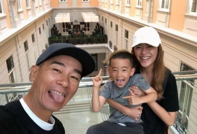 ​陈小春第一任妻子照片，谢霆锋公开(陈小春老婆个人资料)