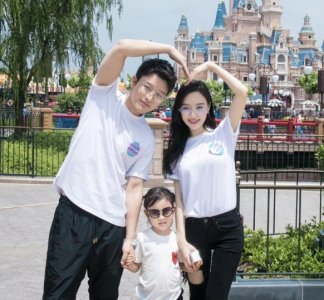 ​李小璐贾乃亮跨年演唱(李小璐贾乃亮最后一次同台曝光)