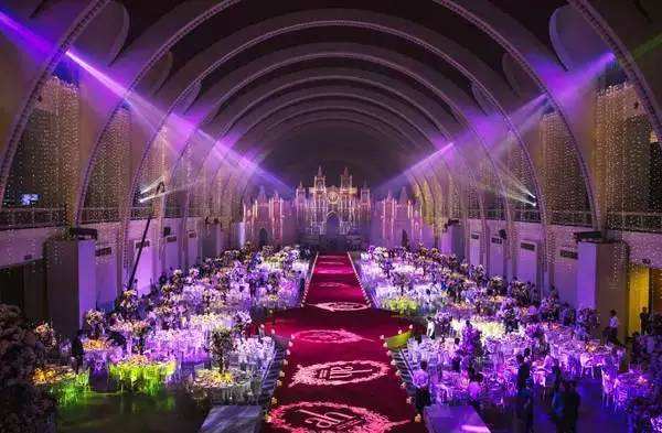 屠呦呦一生潜心科研敌不过黄晓明一场婚礼!黄晓明如何回应屠呦呦