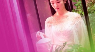 ​妻子的浪漫旅行在机场谢娜遭围堵，颖儿无人认识，程莉莎最为难