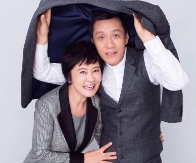 65岁梁丹妮跳6年芭蕾，小8岁的冯远征宠她26年，晒出舞照优雅美丽