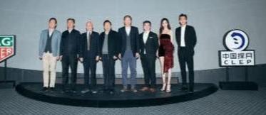 Baby杨颖现北京,出席探月,身穿超短晚礼服,脚上纹身清晰可见