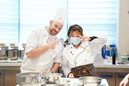 糕点师工资多少 糕点师工资咋样-第1张图片-