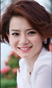 ​3. 戚薇的多面人生：娱乐圈的拼命三娘与温柔辣妈