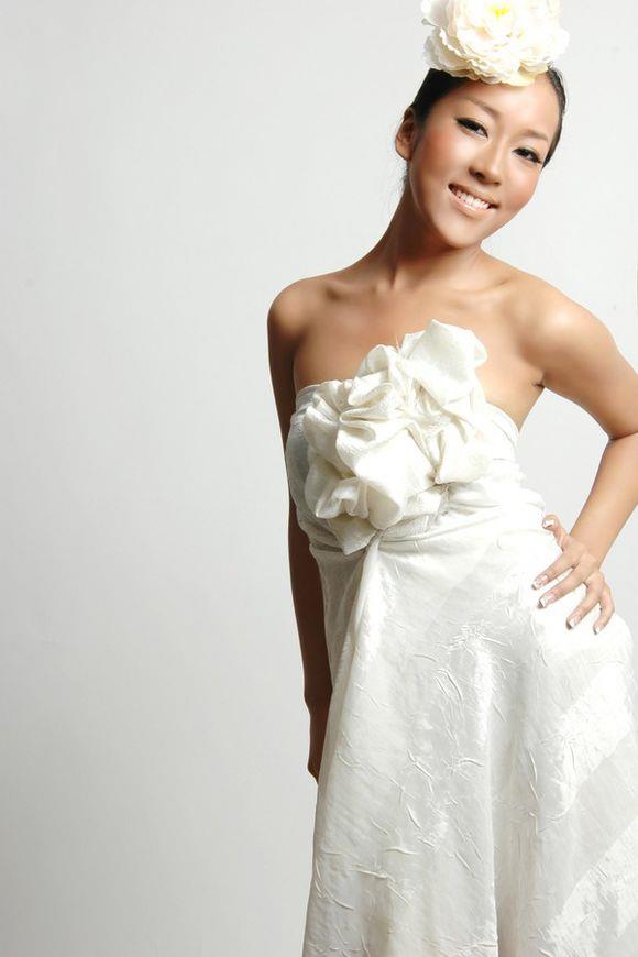 吉克隽逸超女时的早期照片 吉克隽逸爸爸是黑人吧