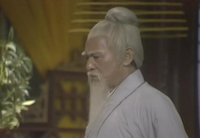 新《倚天》里的张三丰是形体艺术大师，这8版张真人也都身怀绝技