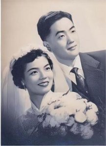 ​琼瑶与平鑫涛：爱情与利益的纠葛揭秘