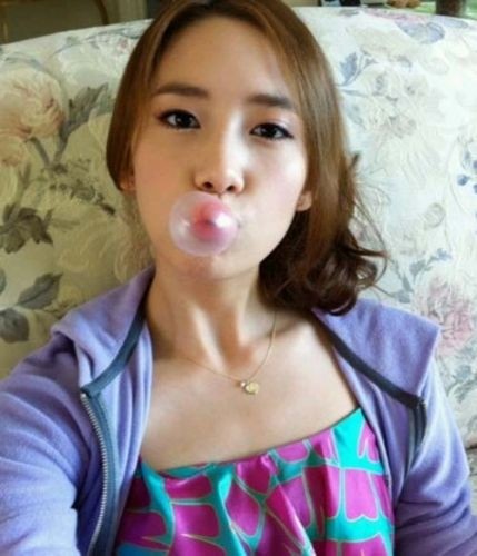 明星吹泡泡照大比拼  谁最萌？