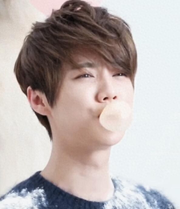 明星吹泡泡照大比拼  谁最萌？