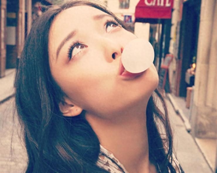 明星吹泡泡照大比拼  谁最萌？