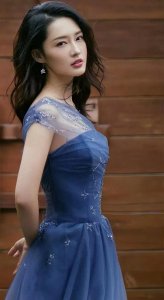 ​美女明星李沁高清壁纸美图，气质迷人，绝色难求