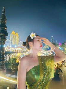 ​网友西双版纳偶遇彭于晏，明星风采依旧