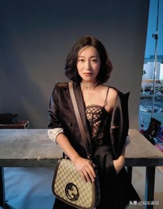 ​惠英红发三张美照，评论区被土味情话占领，粉丝们太有才了