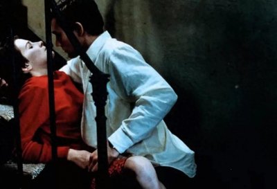 ​《情陷夜巴黎》：爱情、肉体、梦想与自我救赎的交织，