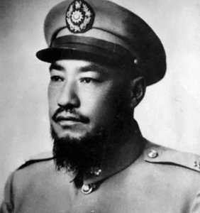 ​马步芳抢最美女红军为妾，儿子怒斥：你不放她走，我就杀了她！