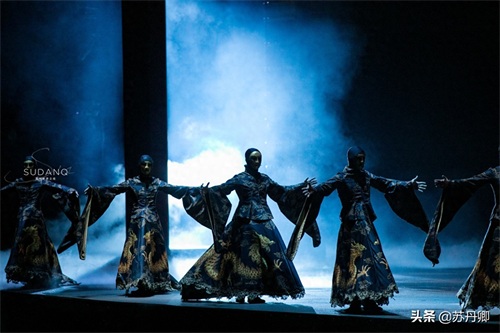 外国人指导中国文化，武汉《汉秀》怎么样？一张门票最贵2699元