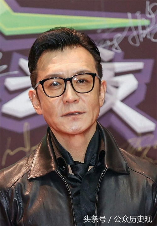 李咏换了新发型堪比全脸整容，网友纷纷表示不敢相信自己的眼睛！