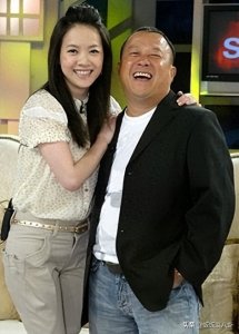 曾志伟四个孩子：一个成名导演，一个败家，一个远嫁一个50岁未婚