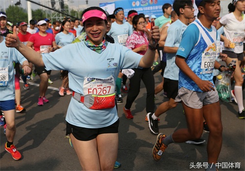 秦皇岛举行国际马拉松暨全国马拉松锦标赛