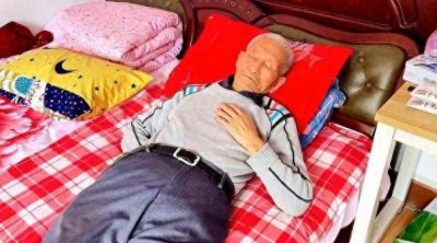 ​重庆李大爷在家中挖出鱼泉，靠卖鱼年赚30万，16年后现在过得怎么