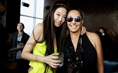 ​王薇薇：63岁离婚，与27岁小鲜肉热恋，她活成了女王