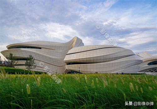 梅溪湖国际文化艺术中心，投资28亿造型独特，成为长沙网红打卡地