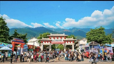 ​大理三月街：千年赶集现场活成大型真香现场