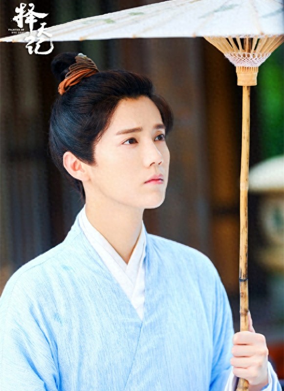 鹿晗首部古装剧《择天记》新剧照，娜扎、吴倩为他成情敌