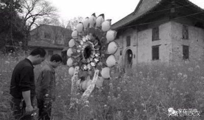 ​赏析《汉中日报》报头，品味岁月变迁