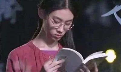 ​被称为“清华学霸”的武亦姝，遭人吐槽颜值低，理科男眼中的班花