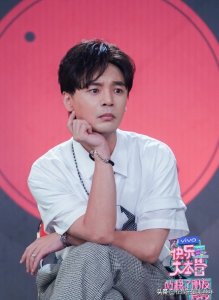 ​《站稳了！朋友》曹璐，模仿何炅受到关注，谁知他早结婚有儿女