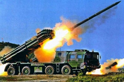 ​中国火箭炮有多牛？一枚可覆盖韩国且无法拦截！火力猛堪比导弹！