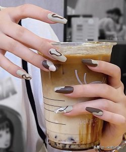 ​推荐10款极简时尚美甲，简单又百搭，喜欢记得收藏