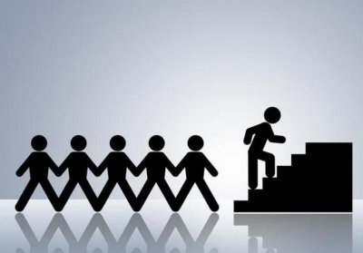 ​公务员晋升有多难？从科员到正厅级需要走多久？至少要奋斗25年？