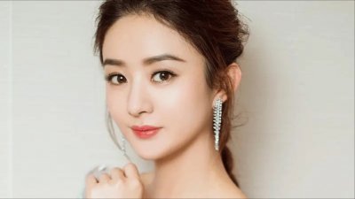 ​赵丽颖与刘诗诗，风格各异，魅力不减，惊艳，典雅