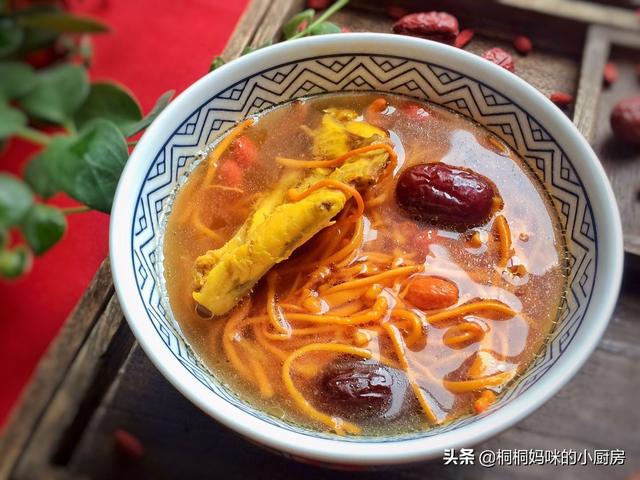 广东家常煲汤500例广东最出名靓汤（过年易燥多给家人煲汤）(19)