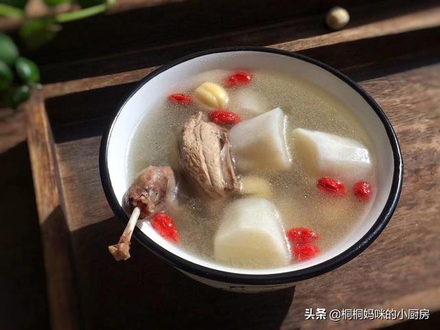 广东家常煲汤500例广东最出名靓汤（过年易燥多给家人煲汤）(22)