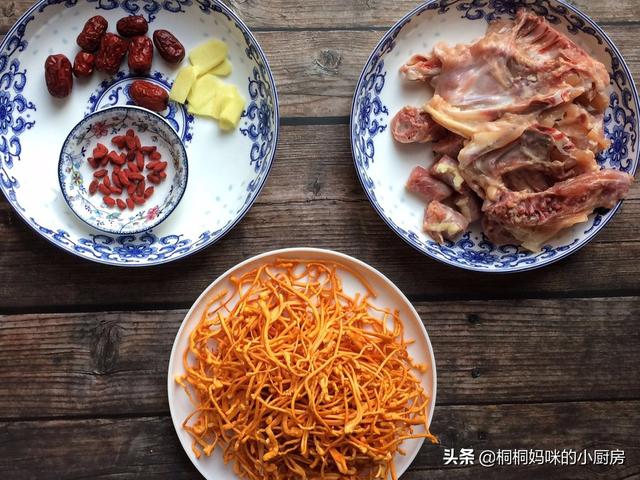 广东家常煲汤500例广东最出名靓汤（过年易燥多给家人煲汤）(20)