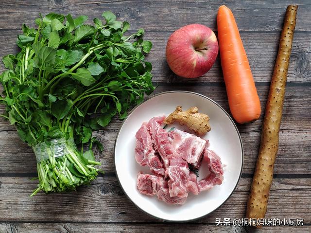 广东家常煲汤500例广东最出名靓汤（过年易燥多给家人煲汤）(14)