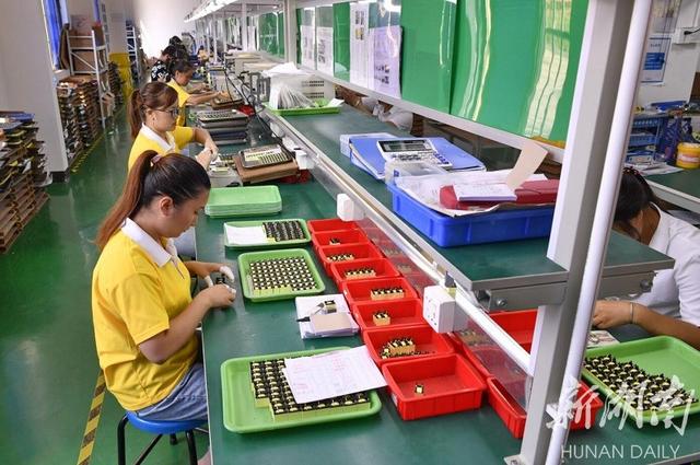 决战决胜脱贫攻坚山海相牵（走向胜利决战决胜市州巡礼）(8)