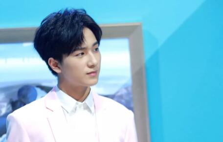 赵露思家里有钱是富二代吗(赵露思个人资料是富二代吗)