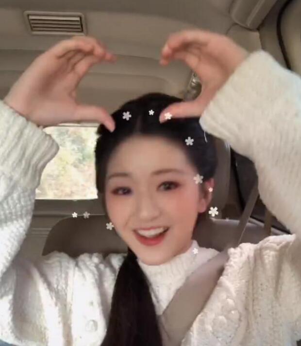 赵露思家里有钱是富二代吗(赵露思个人资料是富二代吗)