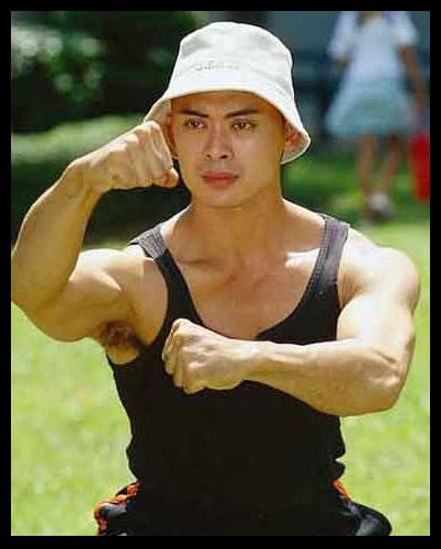 李小龙和泰拳王经典格斗场面（李小龙收做干儿）(16)