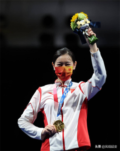 ​孙一文：桃花影落飞神剑，一剑寒光定九州