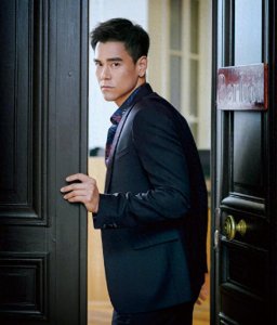 ​彭于晏帅气时尚封面写真