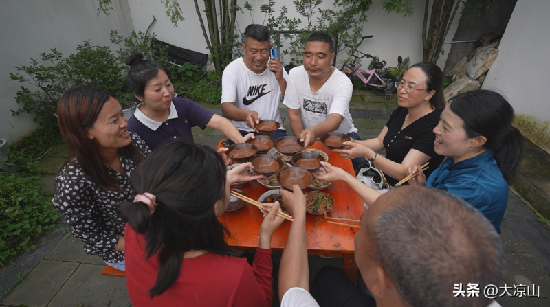 九大碗(越西九大碗习俗)