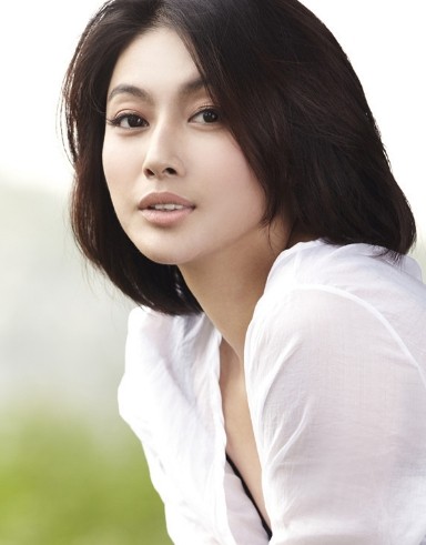 王宣予时尚干练，美丽成熟有魅力的女人，誉为美艳气质女神